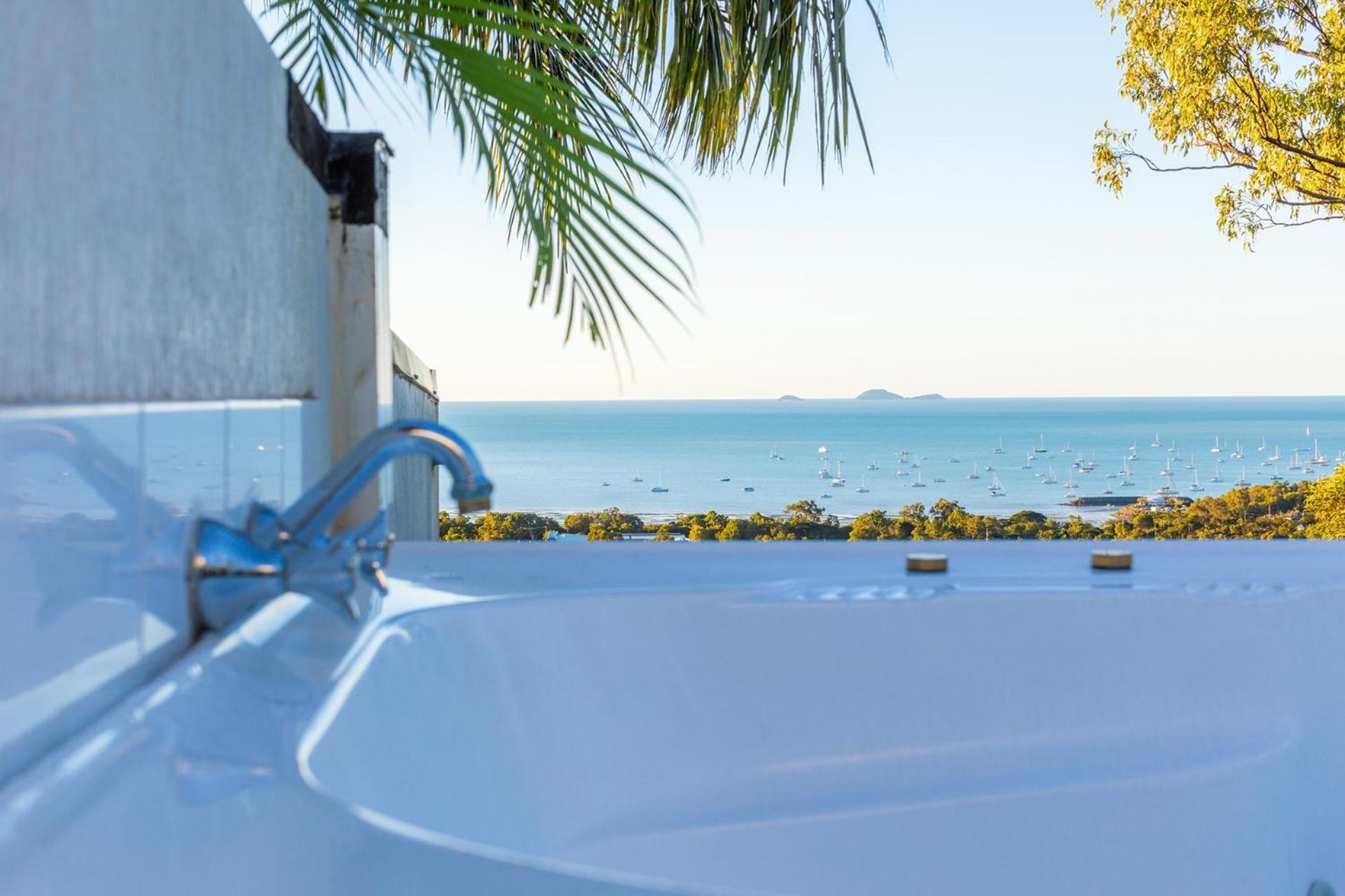 Yachtsmans Paradise, Whitsundays Hotel Airlie Beach Room photo